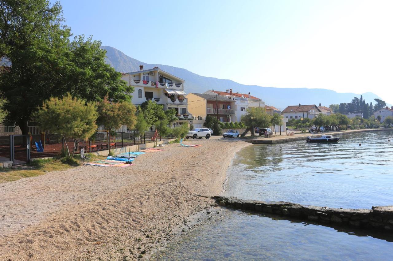 Family Friendly Apartments With A Swimming Pool Kastel Kambelovac, Kastela - 16162 Exterior photo