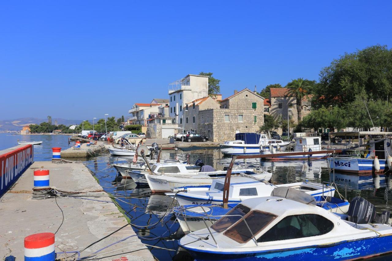 Family Friendly Apartments With A Swimming Pool Kastel Kambelovac, Kastela - 16162 Exterior photo